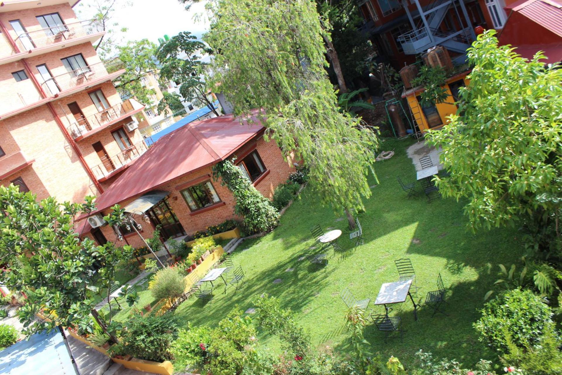 Royal Astoria Hotel Катманду Екстериор снимка