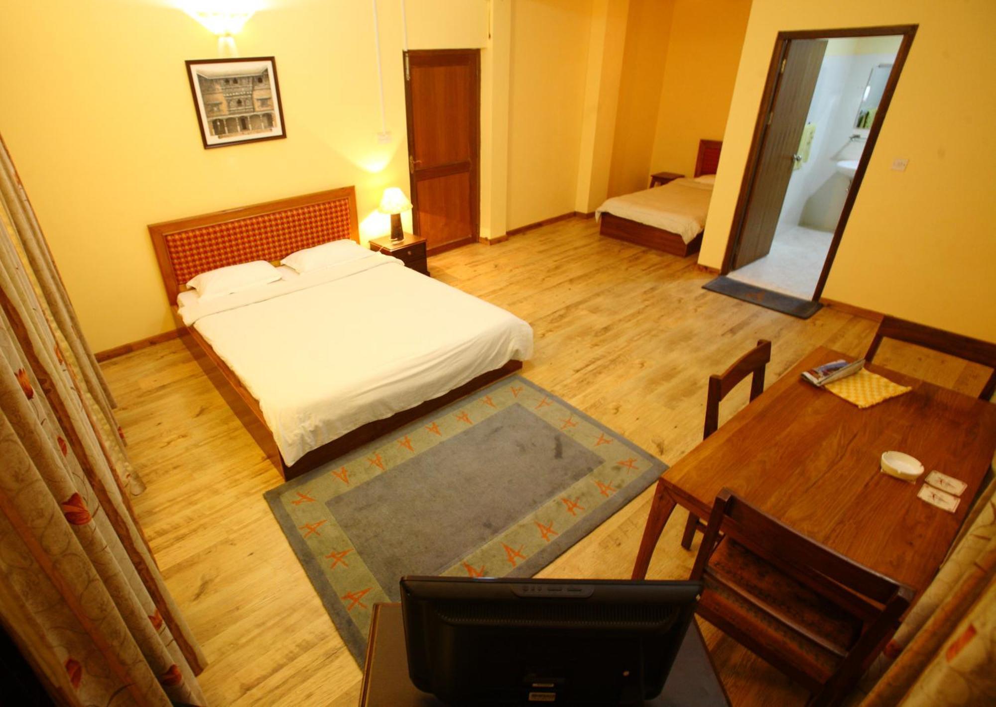 Royal Astoria Hotel Катманду Екстериор снимка