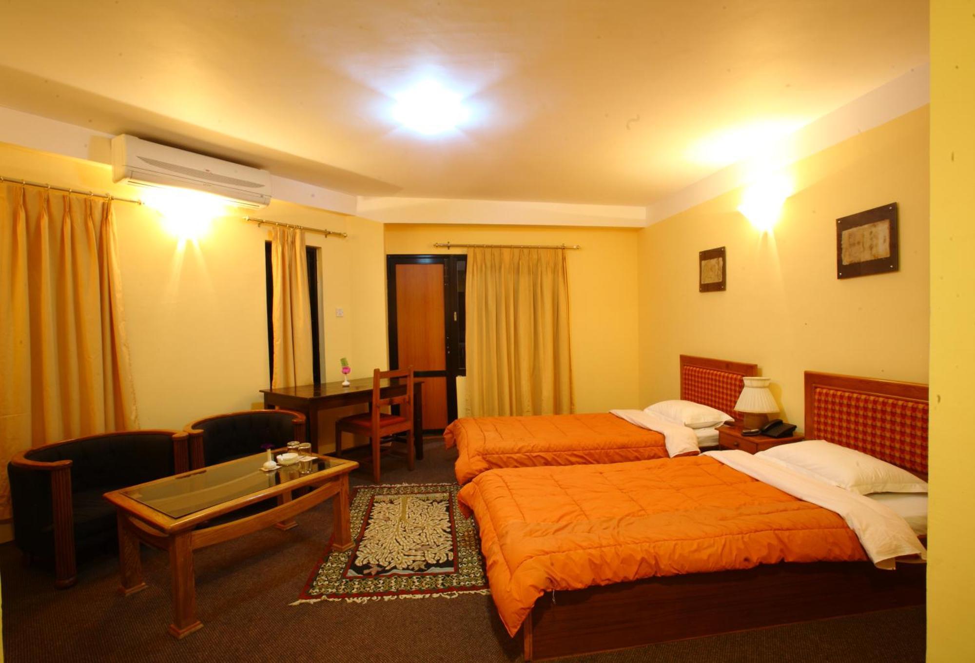 Royal Astoria Hotel Катманду Екстериор снимка