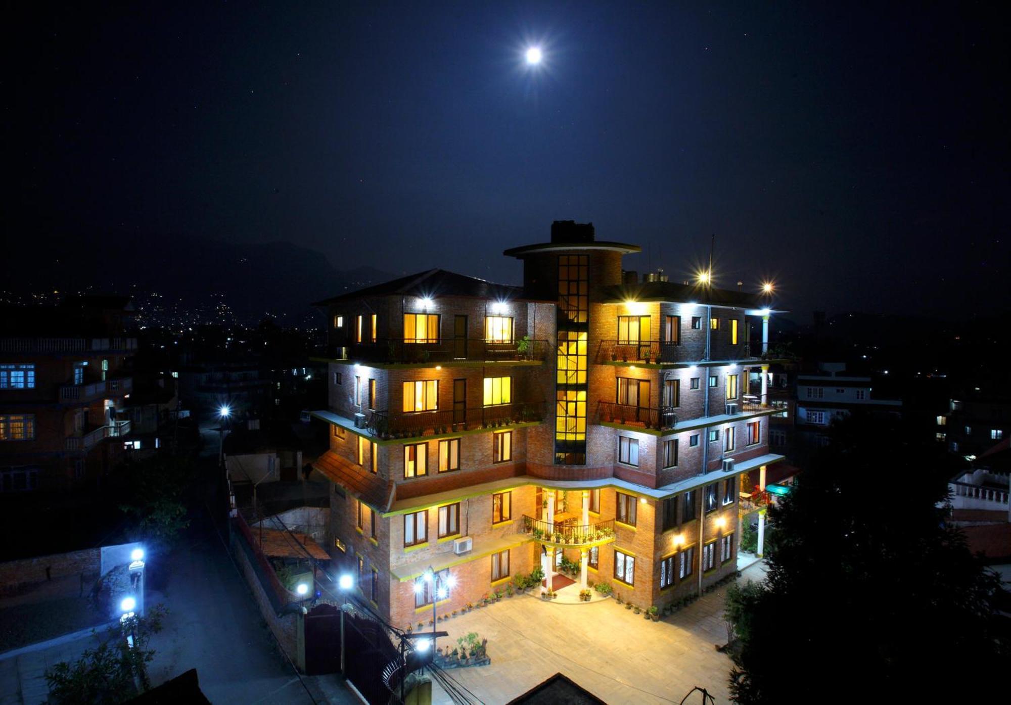 Royal Astoria Hotel Катманду Екстериор снимка