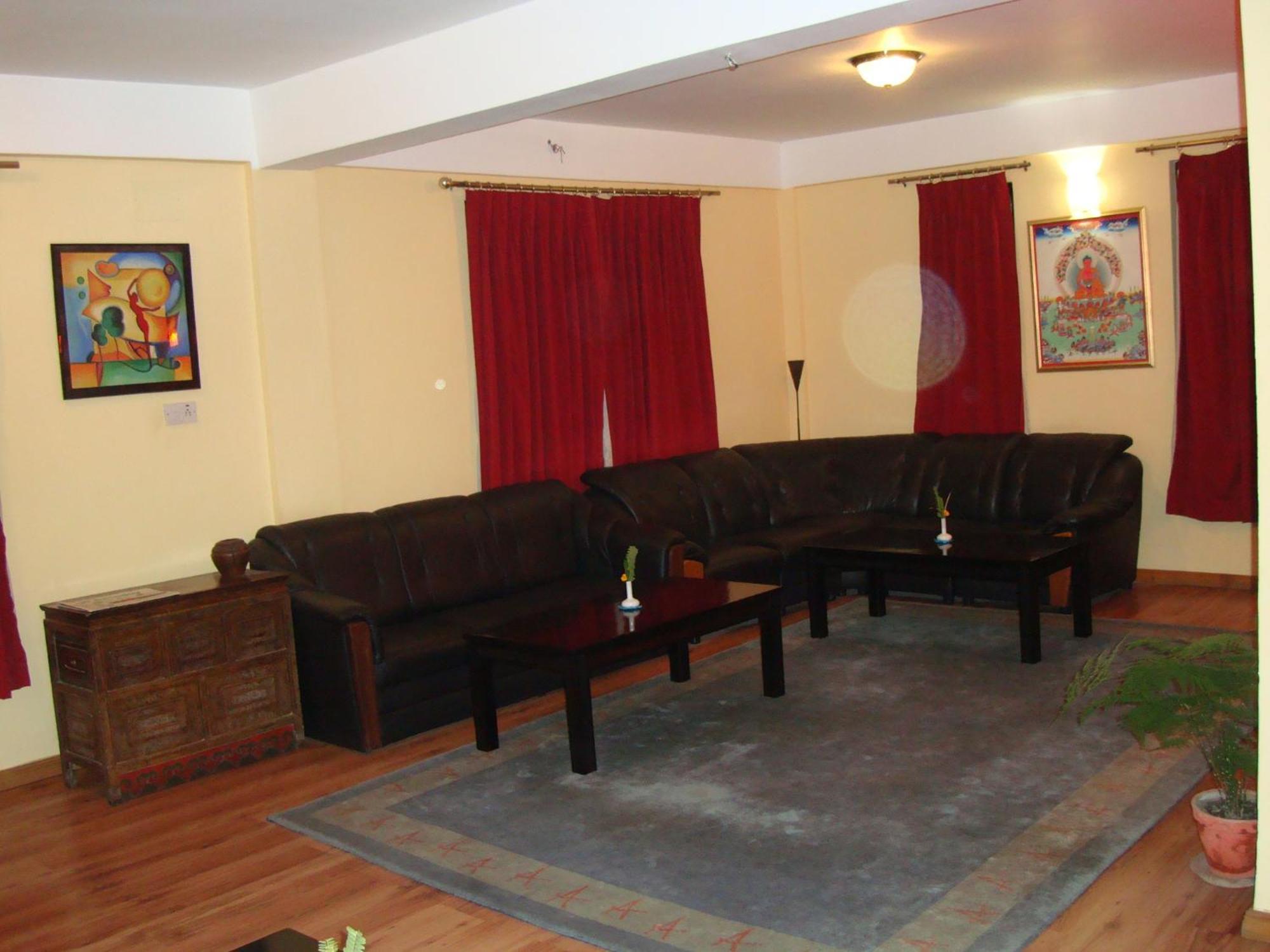 Royal Astoria Hotel Катманду Екстериор снимка