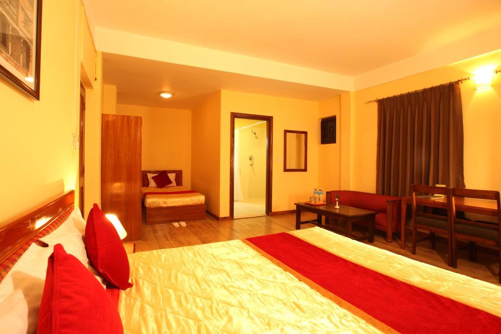 Royal Astoria Hotel Катманду Екстериор снимка