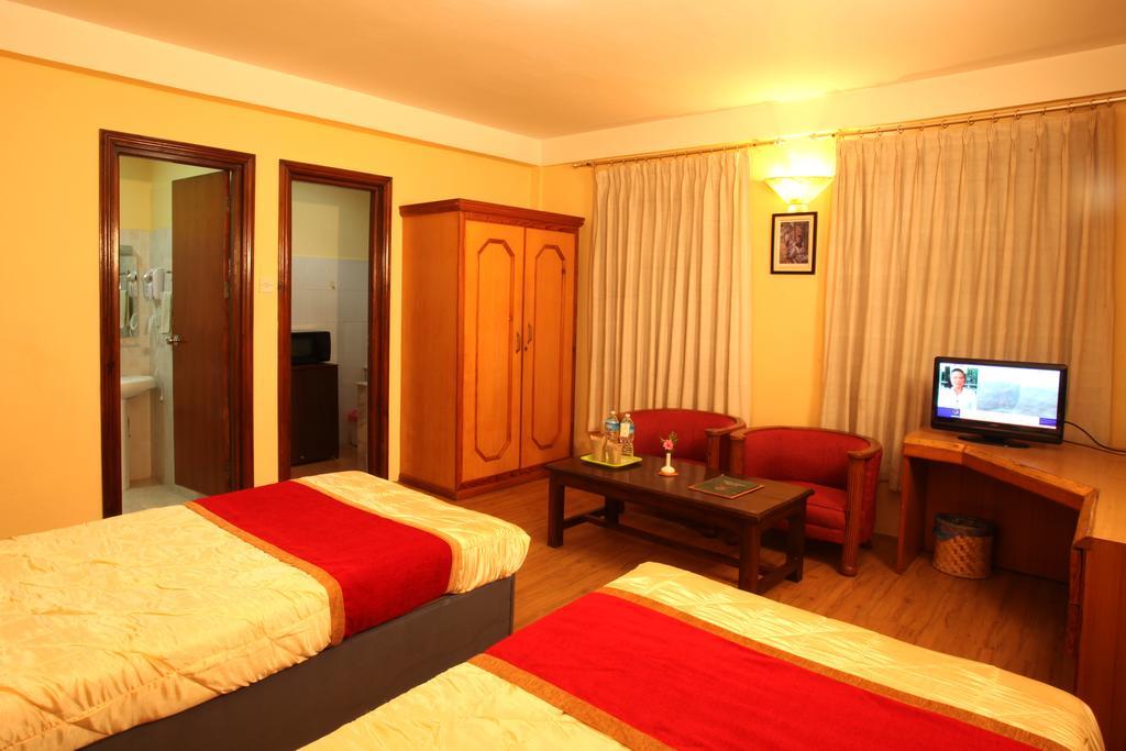 Royal Astoria Hotel Катманду Екстериор снимка