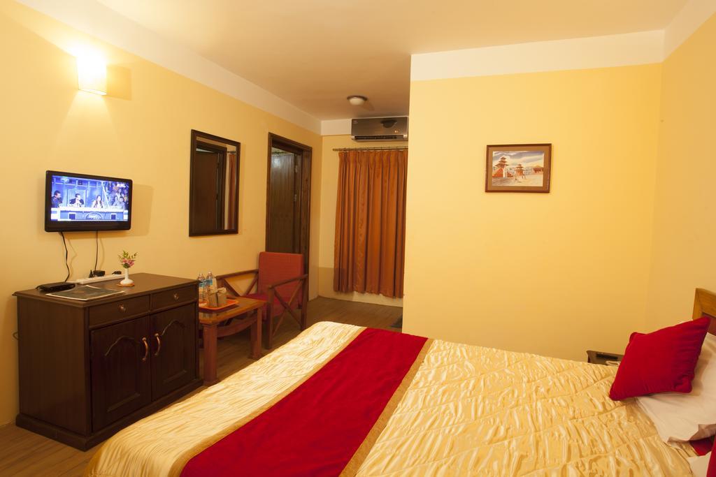 Royal Astoria Hotel Катманду Екстериор снимка