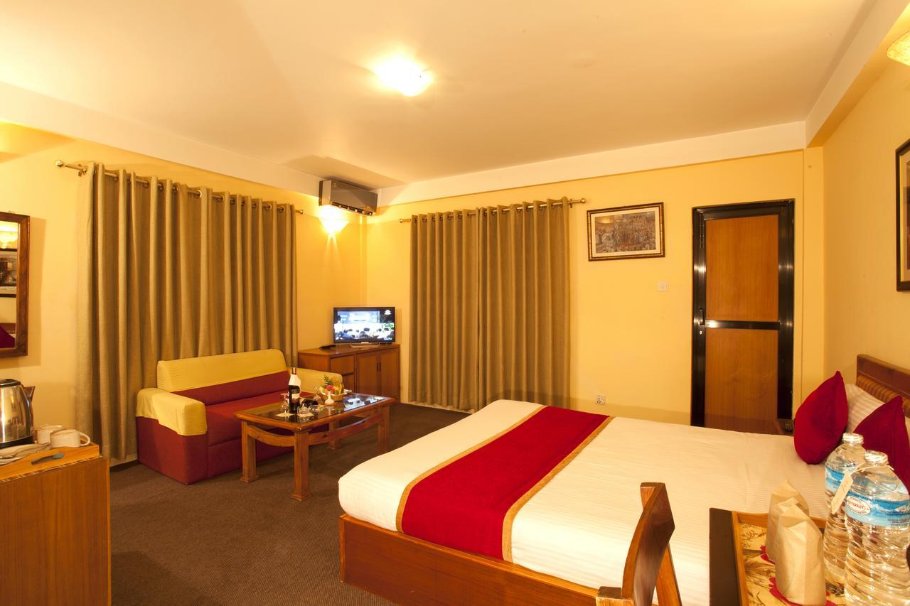 Royal Astoria Hotel Катманду Екстериор снимка