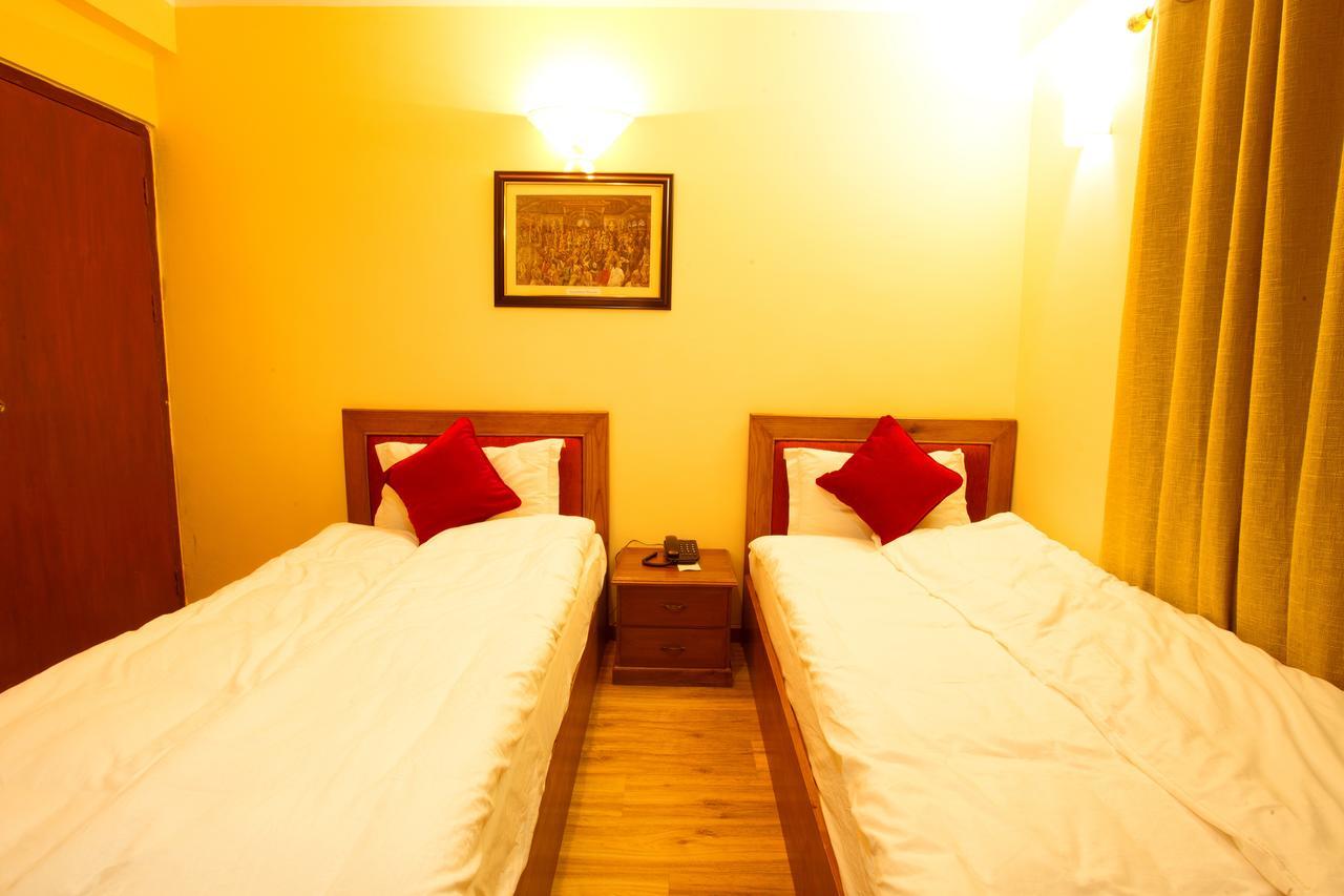 Royal Astoria Hotel Катманду Екстериор снимка