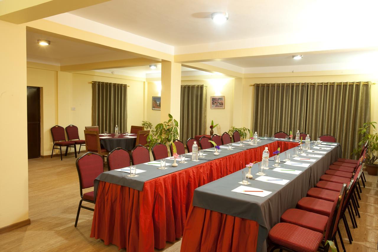 Royal Astoria Hotel Катманду Екстериор снимка