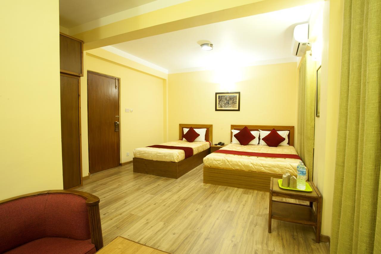 Royal Astoria Hotel Катманду Екстериор снимка