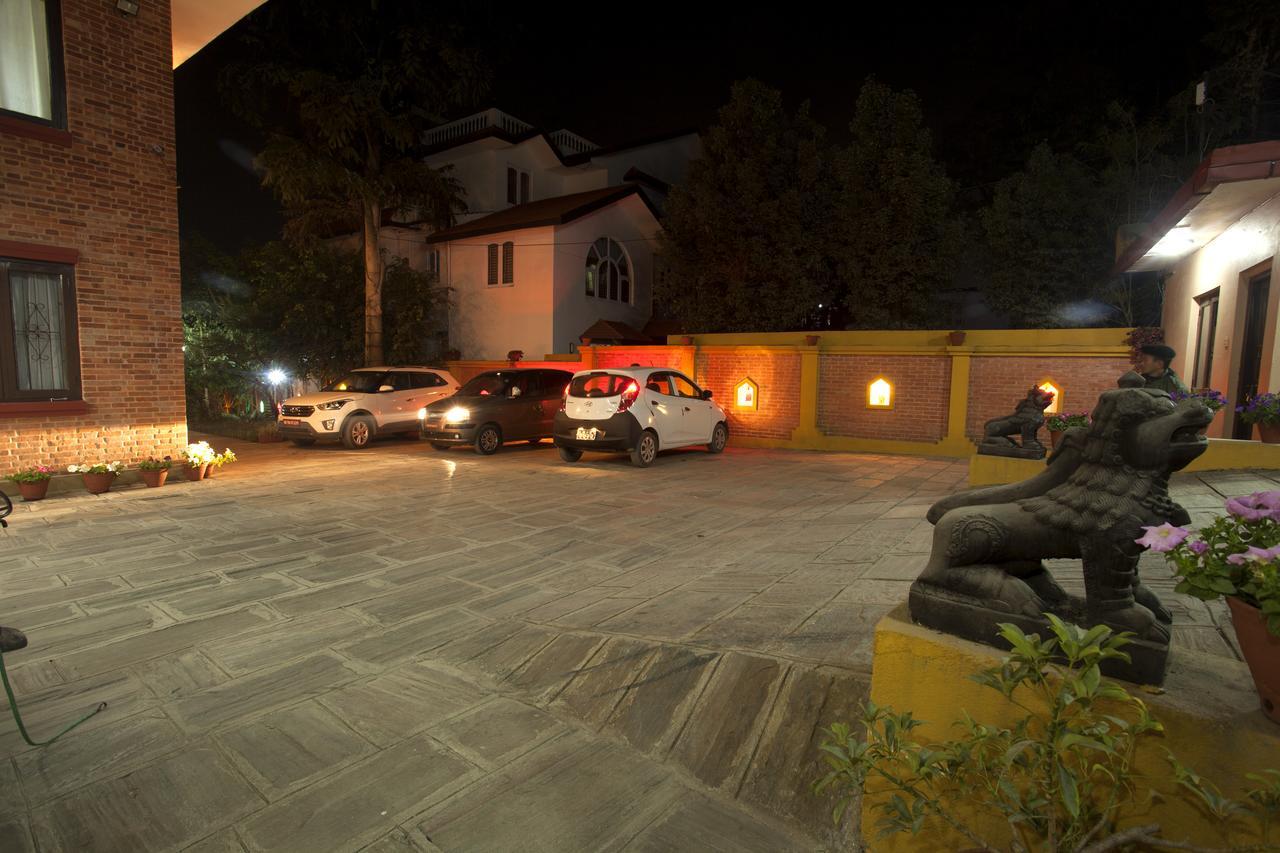 Royal Astoria Hotel Катманду Екстериор снимка