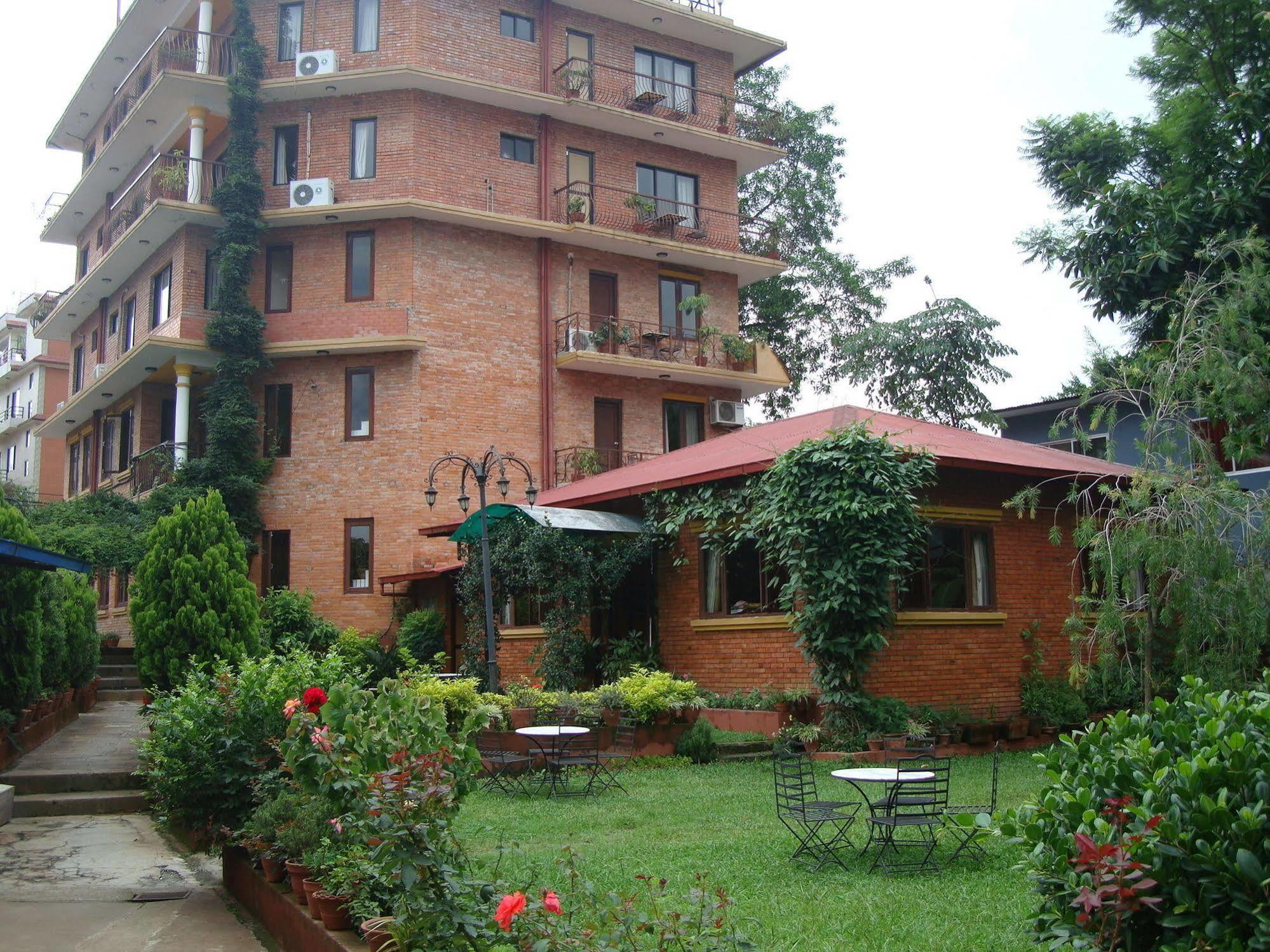 Royal Astoria Hotel Катманду Екстериор снимка